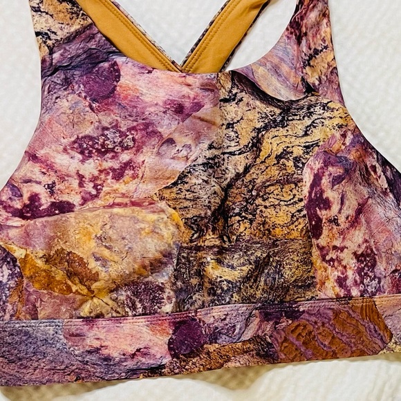 “Orchid Moonrock” Sports Bra 🦄 The No-Bounce Sports Bra by Fabletics 🦄 - Picture 7 of 7